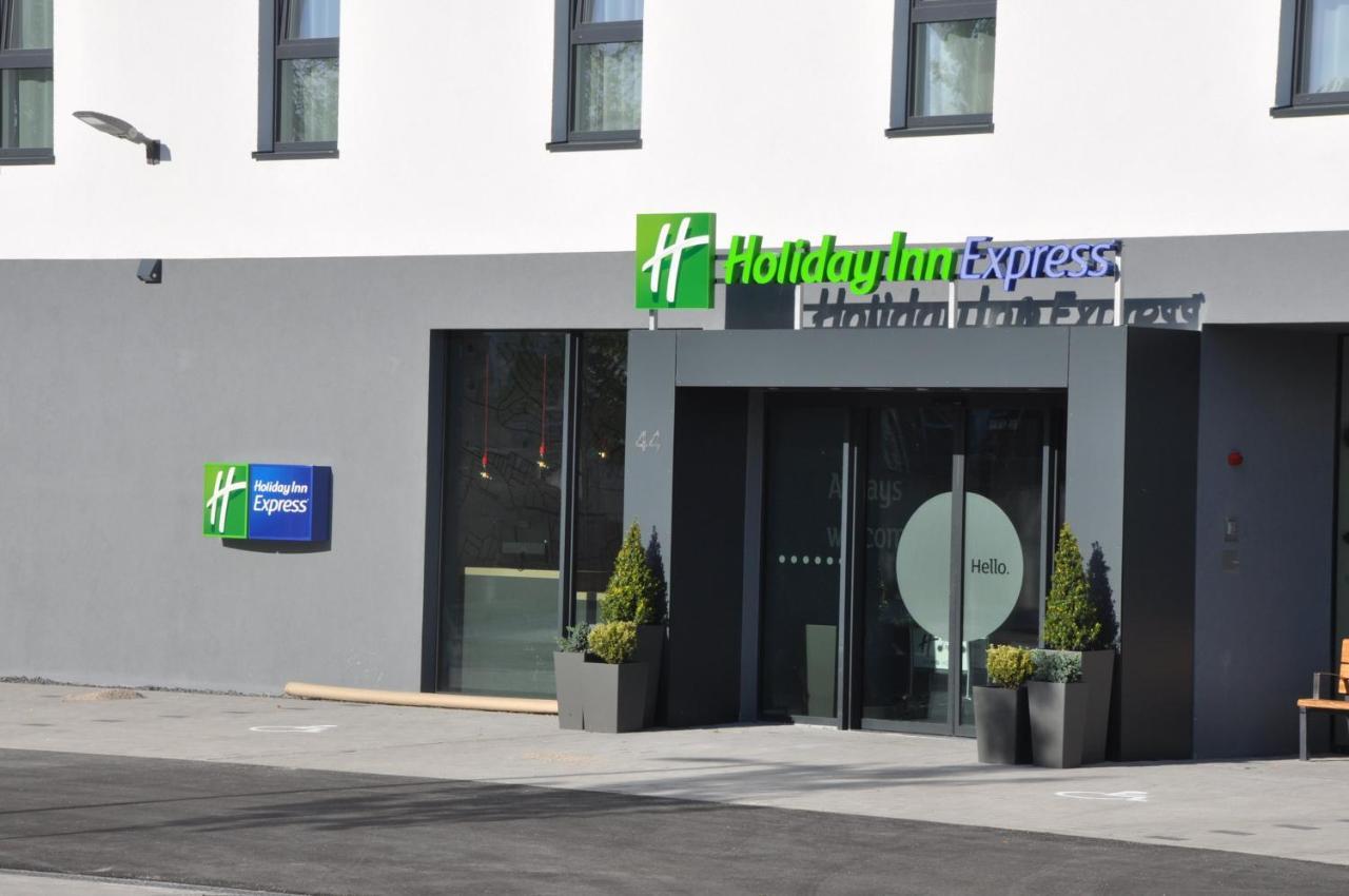 Holiday Inn Express - Sindelfingen By Ihg Ngoại thất bức ảnh