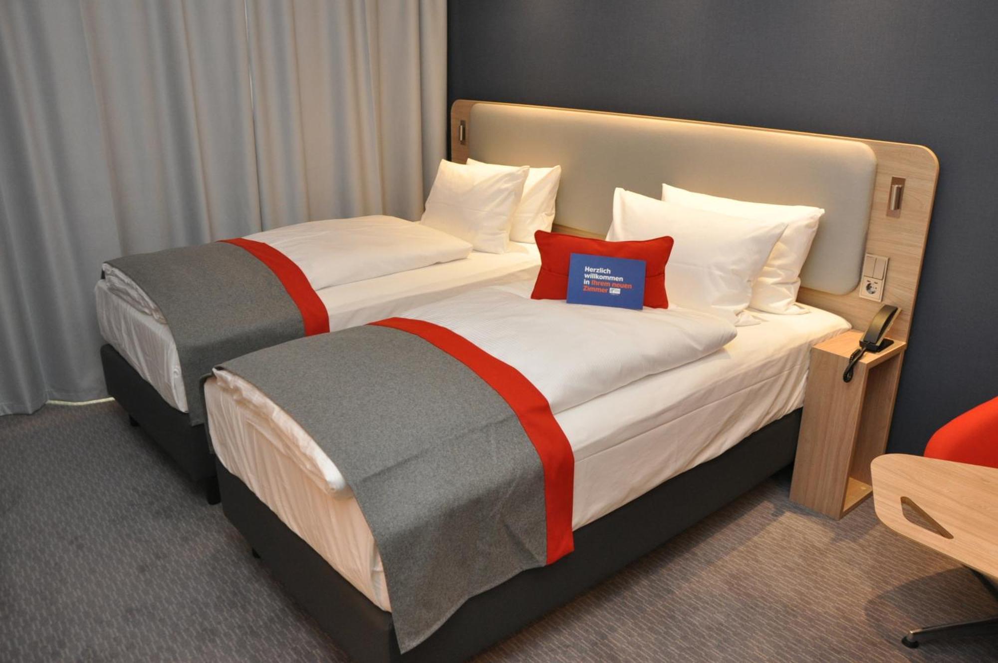 Holiday Inn Express - Sindelfingen By Ihg Ngoại thất bức ảnh