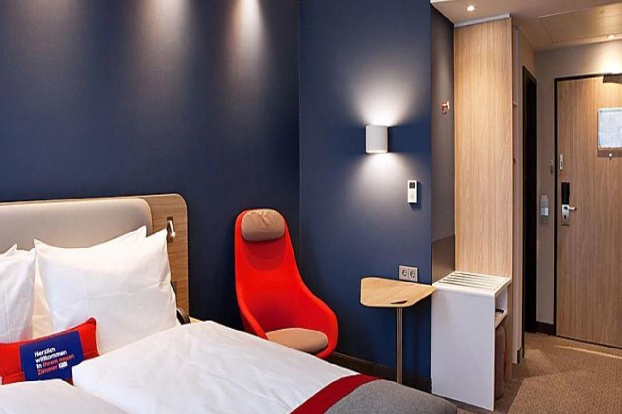Holiday Inn Express - Sindelfingen By Ihg Ngoại thất bức ảnh